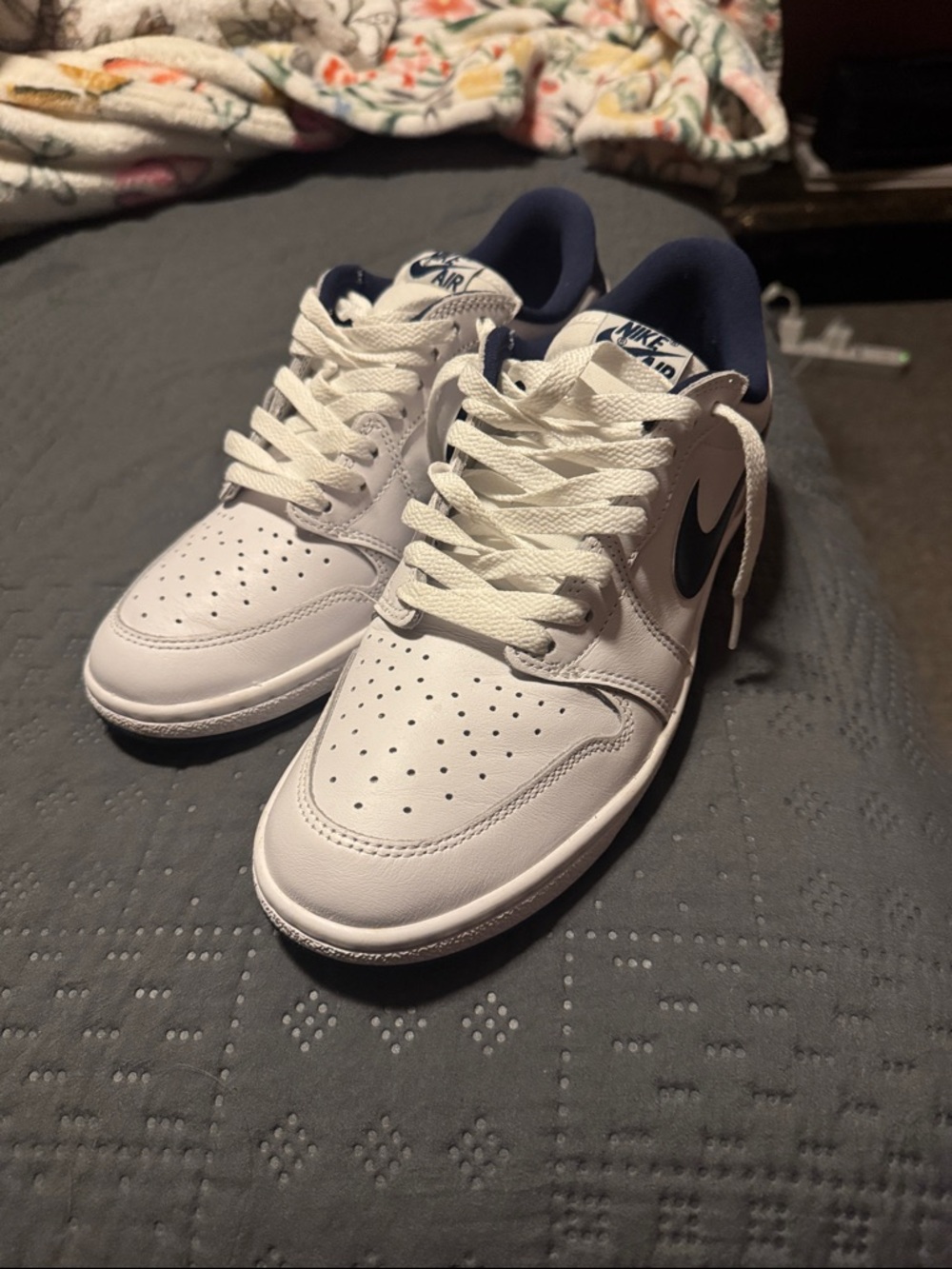 Nike Men’s White and Navy Low-Top Sneakers - Classic Swoosh